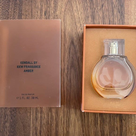 KKW Discontinued Fragrance (Kendall Amber) - Picture 4 of 4